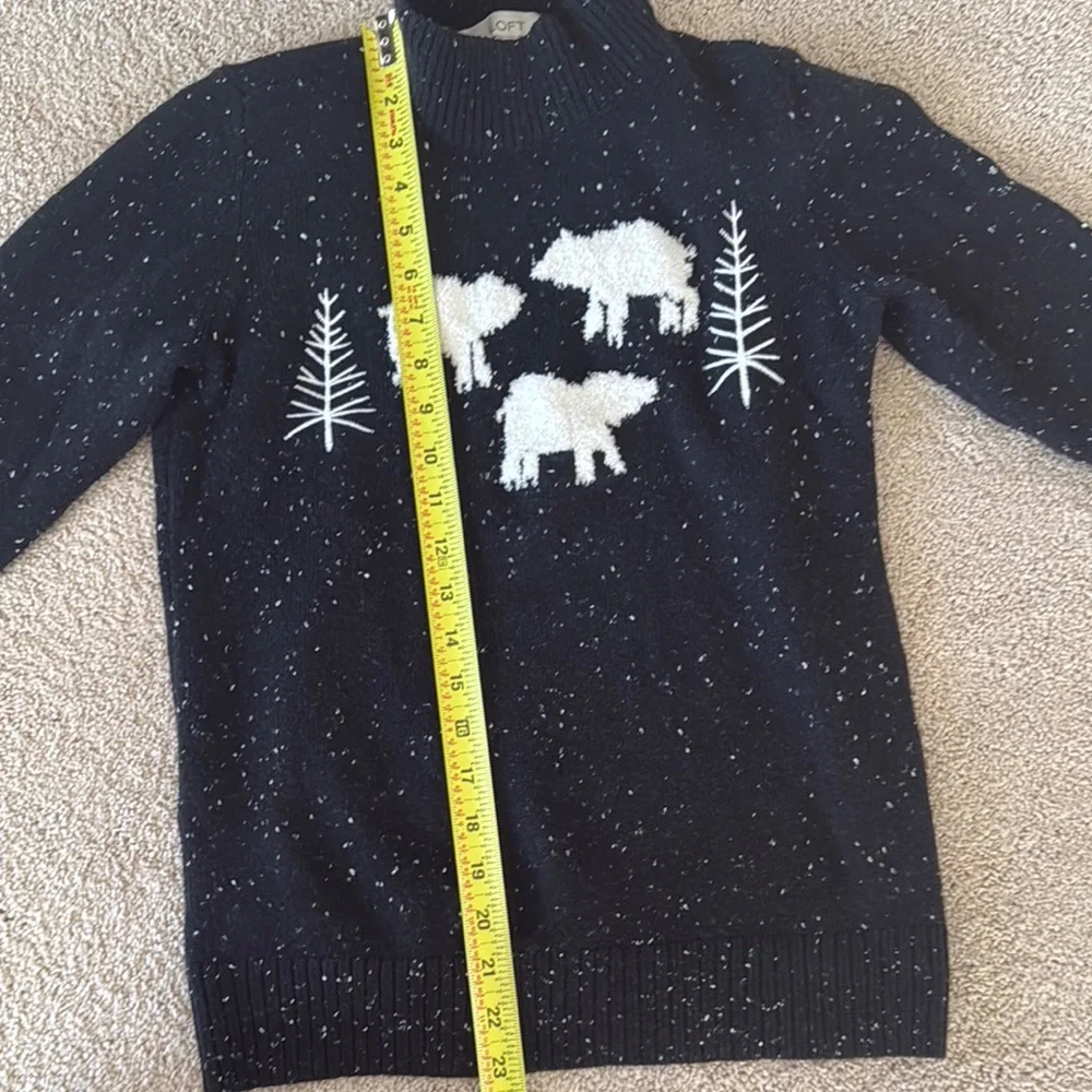 Black Sweater with Polar Bear Design - Picture 5 of 12